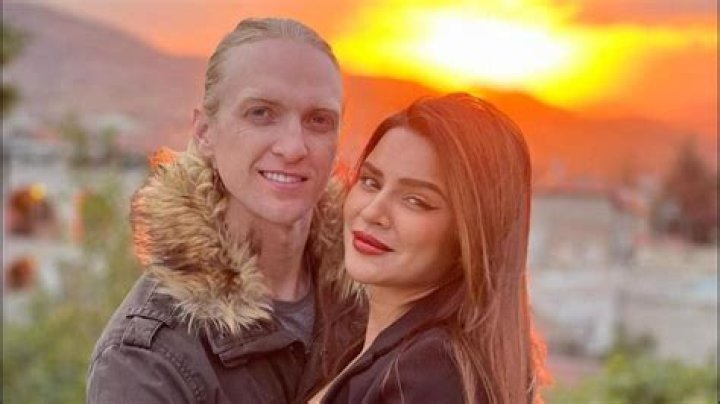 Aashka Goradia Net Worth, Age, Height, Wife