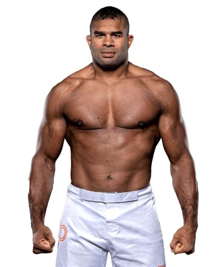 How tall is Alistair Overeem