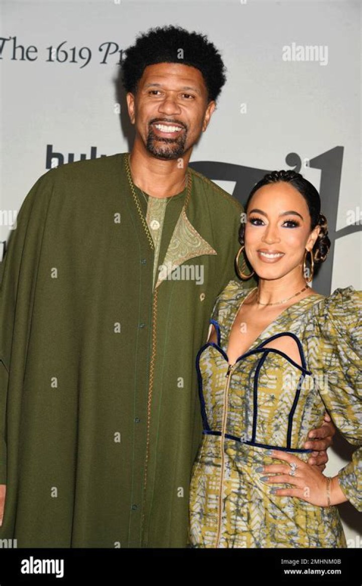 Angela Rye Marriage, Husband, Boyfriend, Parents, Age, Net Worth, Bio. 2022