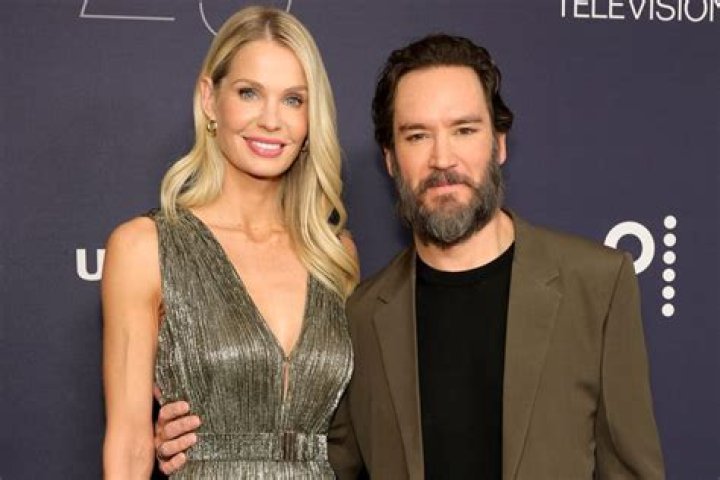 Catriona McGinn (Mark-Paul Gosselaar Wife) Age, Height