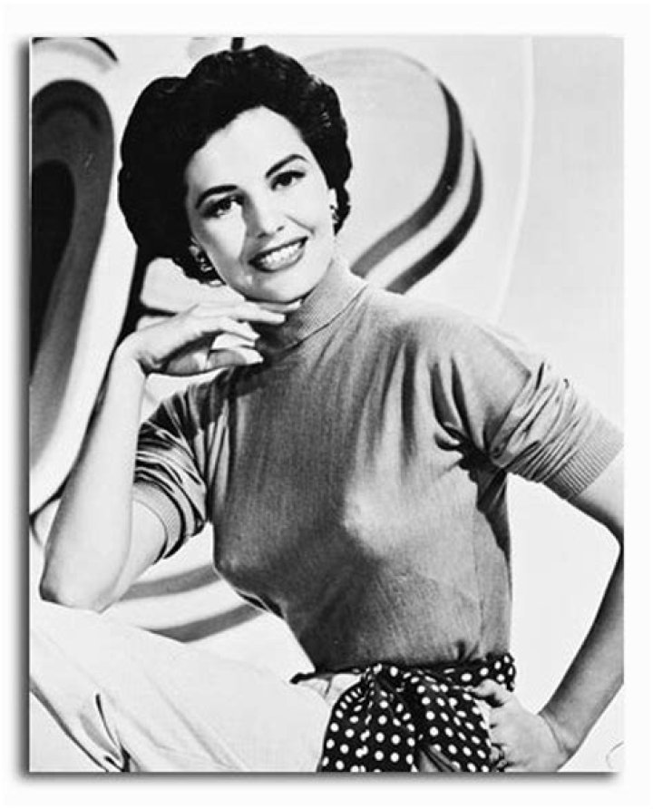 How tall was Cyd Charisse