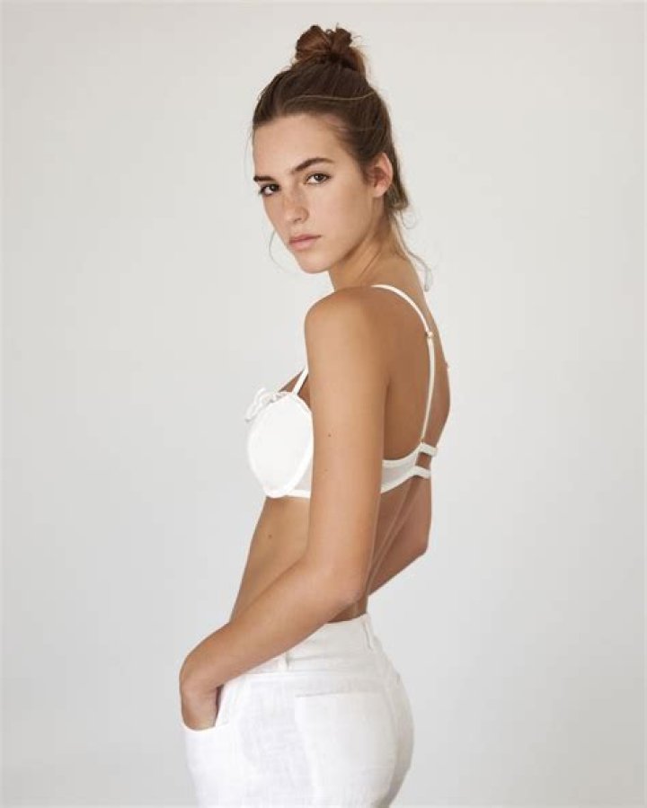 Emily Feld Bio & Wiki: Net Worth, Age, Height & Weight