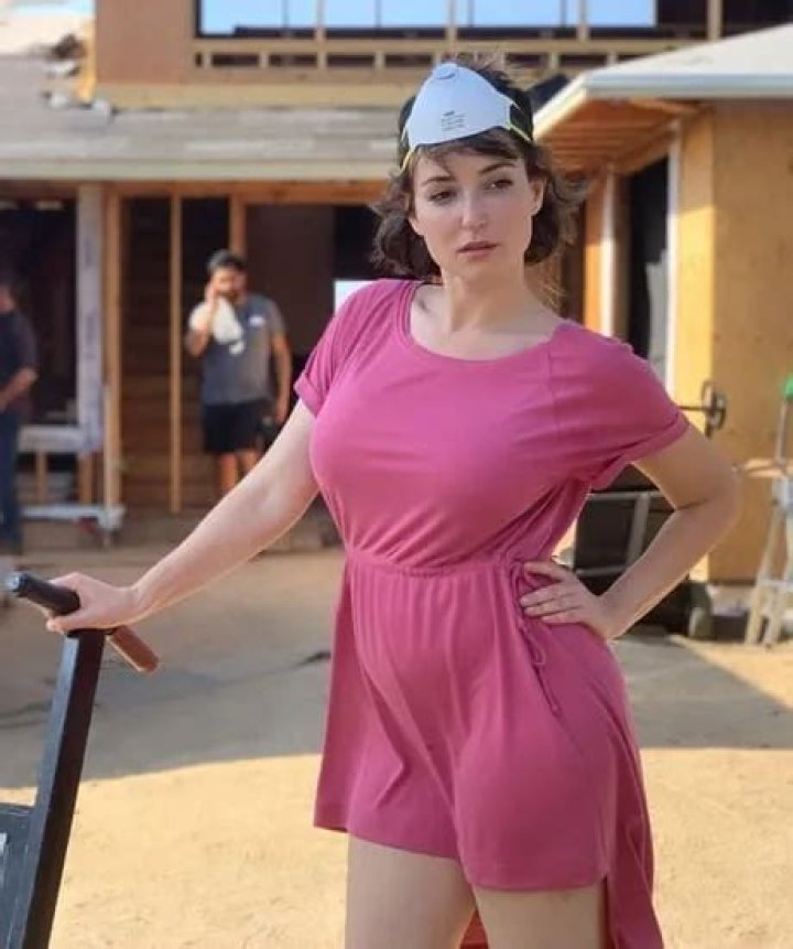 Is Milana Vayntrub Married? Uncovering the Truth Behind Her Private Life