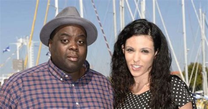 Issa Doumbia Et Sa Copine