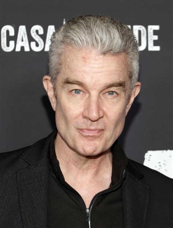 How tall is James Marsters