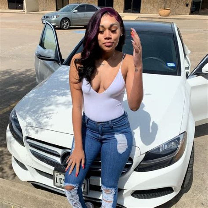 Jania Bania (janiameshell) Bio | Age, Wiki, Net worth, Height, NBA Youngboy, Baby|