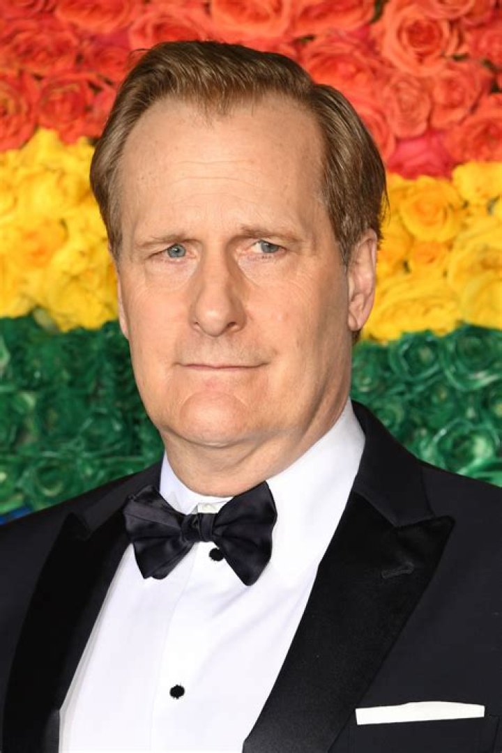 How tall is Jeff Daniels
