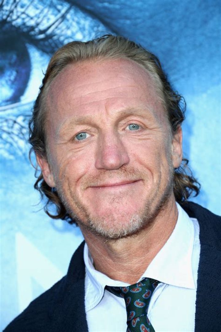 How tall is Jerome Flynn
