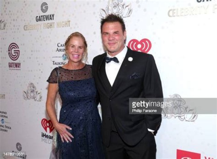 JohnJay Van Es Age | Wiki, Net worth, Bio, Height, Wife