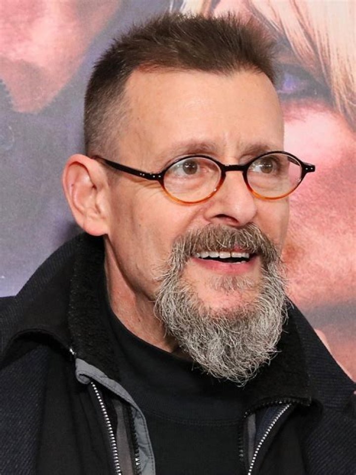 How tall is Judd Nelson