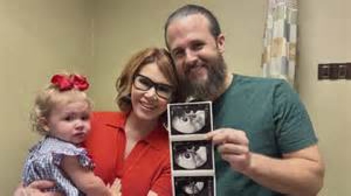 Kara Sewell Biography | Age, Wiki, Net worth, Bio, Height, Husband, Married|