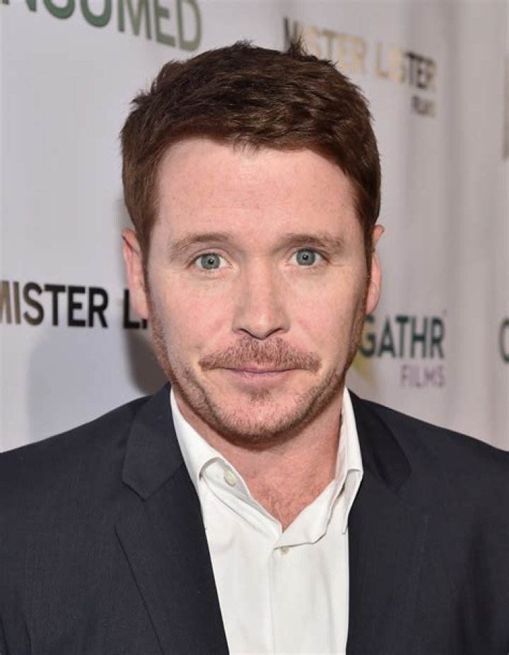 How tall is Kevin Connolly