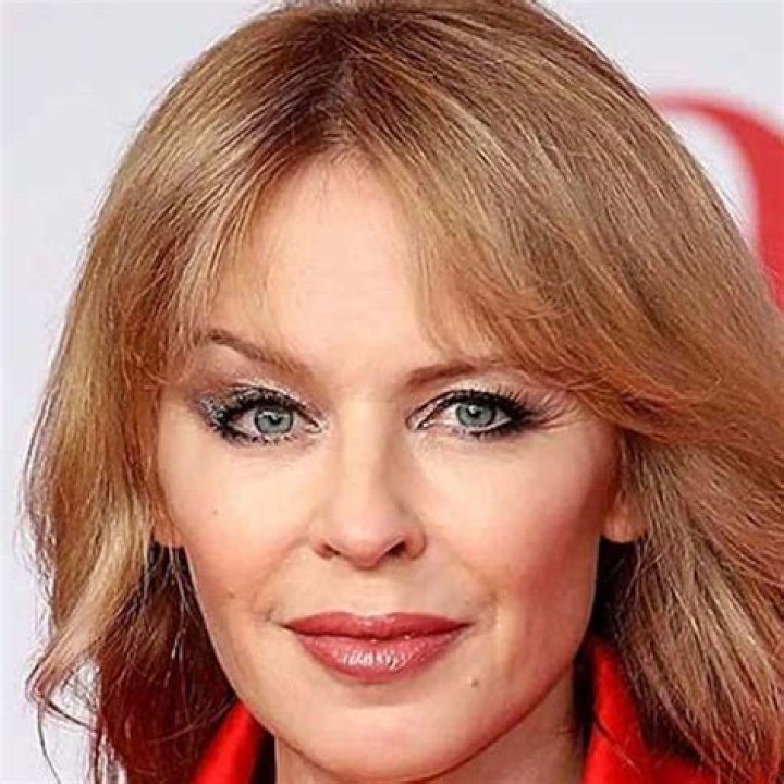 How tall is Kylie Minogue