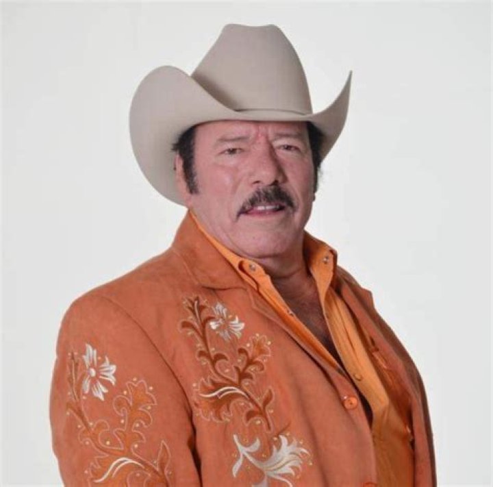 Lalo Mora Age | Wiki, Net worth, Bio, Height, Wife