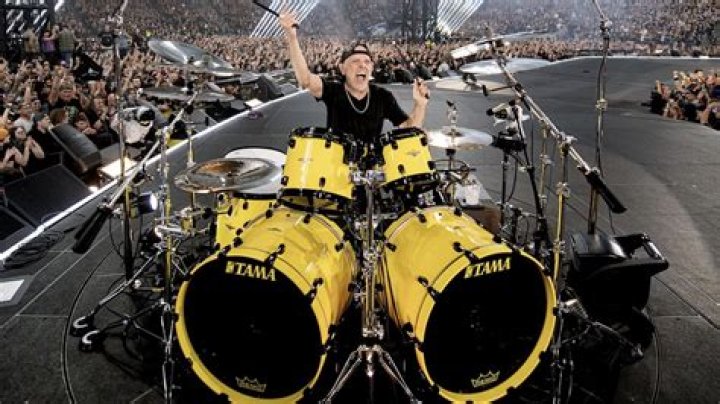 How tall is Lars Ulrich
