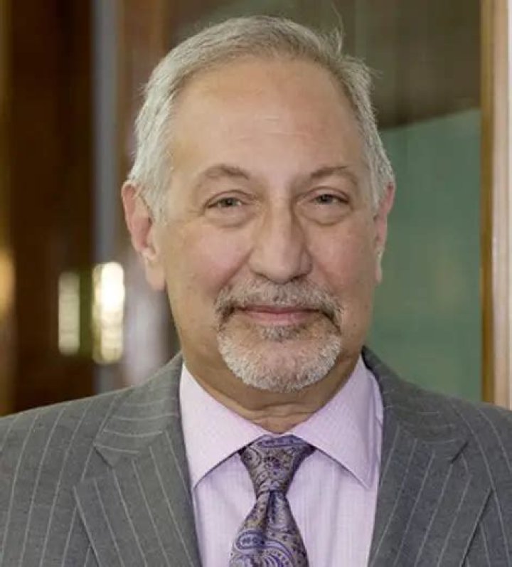 Mark Geragos Net Worth: Understanding a Prominent Lawyer's Financial Standing