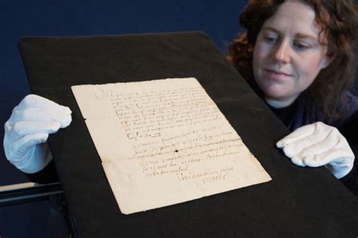 Mary, Queen of Scots' Cryptic Prison Letters Were Just Deciphered