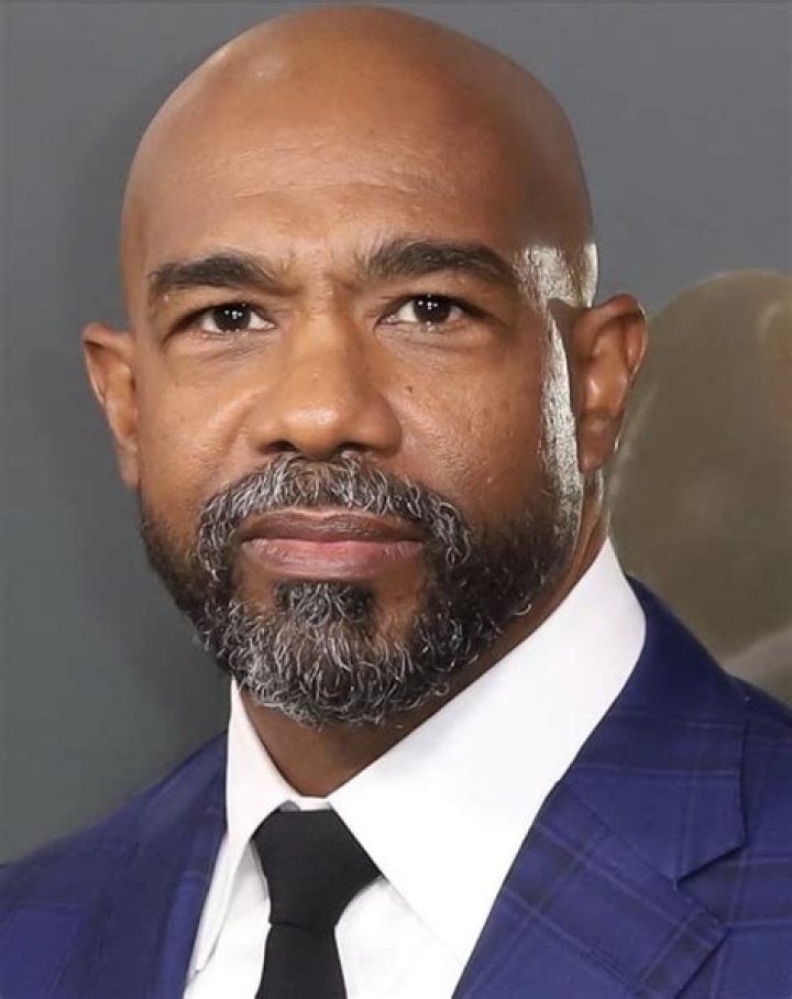 How tall is Michael Beach