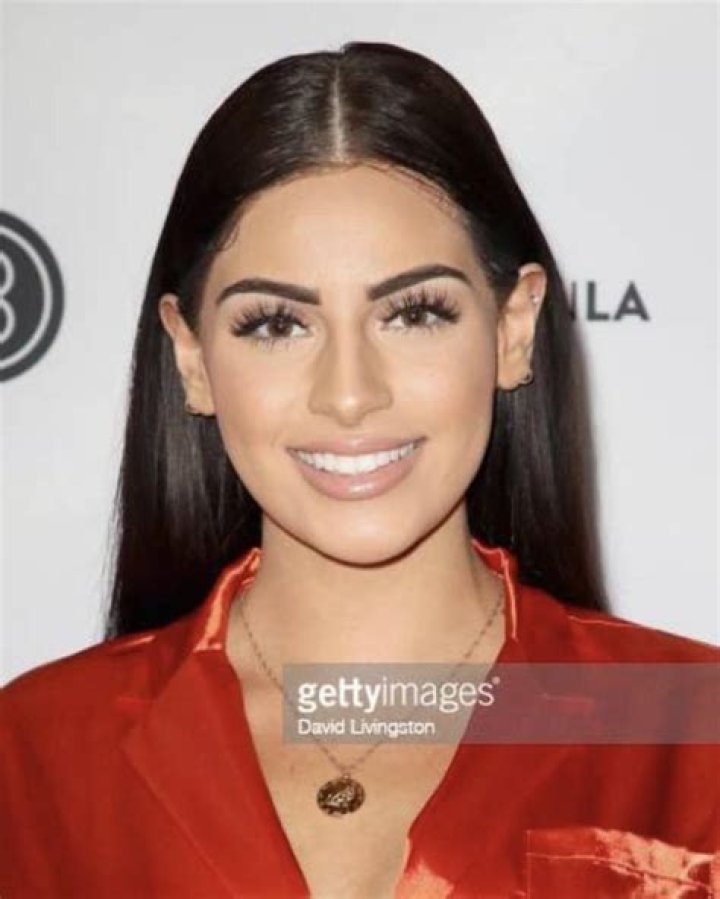 Nazanin Kavari Net Worth and Earnings