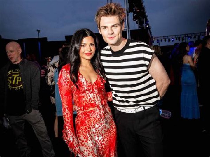 Noah Lalonde Wife: Unpacking the Star's Relationship Status