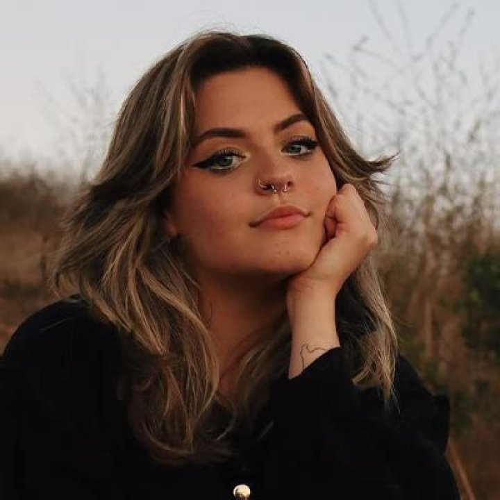 Valerie Le Pelch Age | Wiki, Net worth, Bio, Height, Boyfriend ?