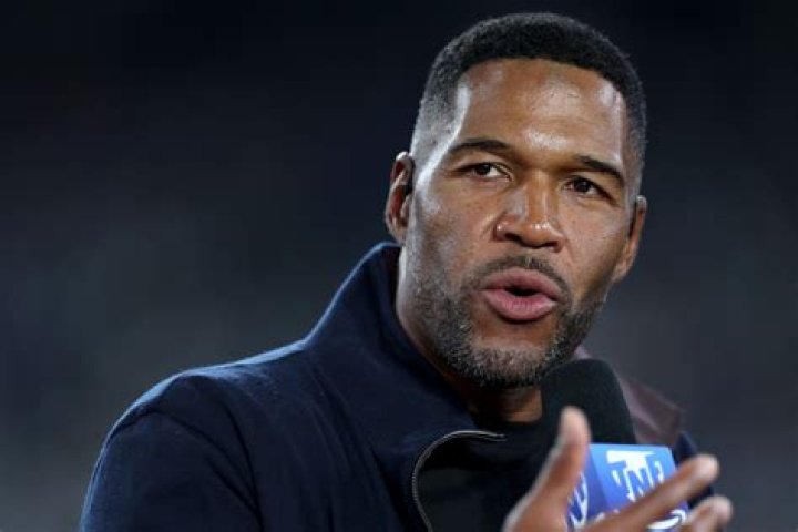 Who Did Michael Strahan Play In Football? Unpacking a Hall of Fame Career