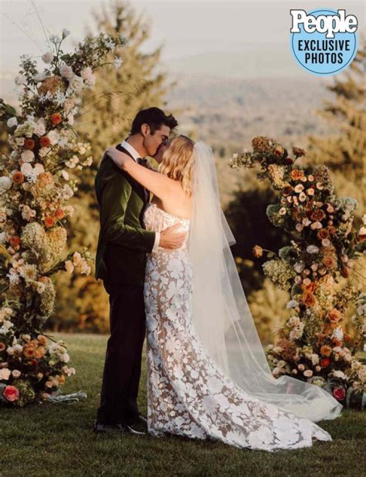 Who is Drew Gehling Married To? Unpacking the Broadway Star's Personal Life