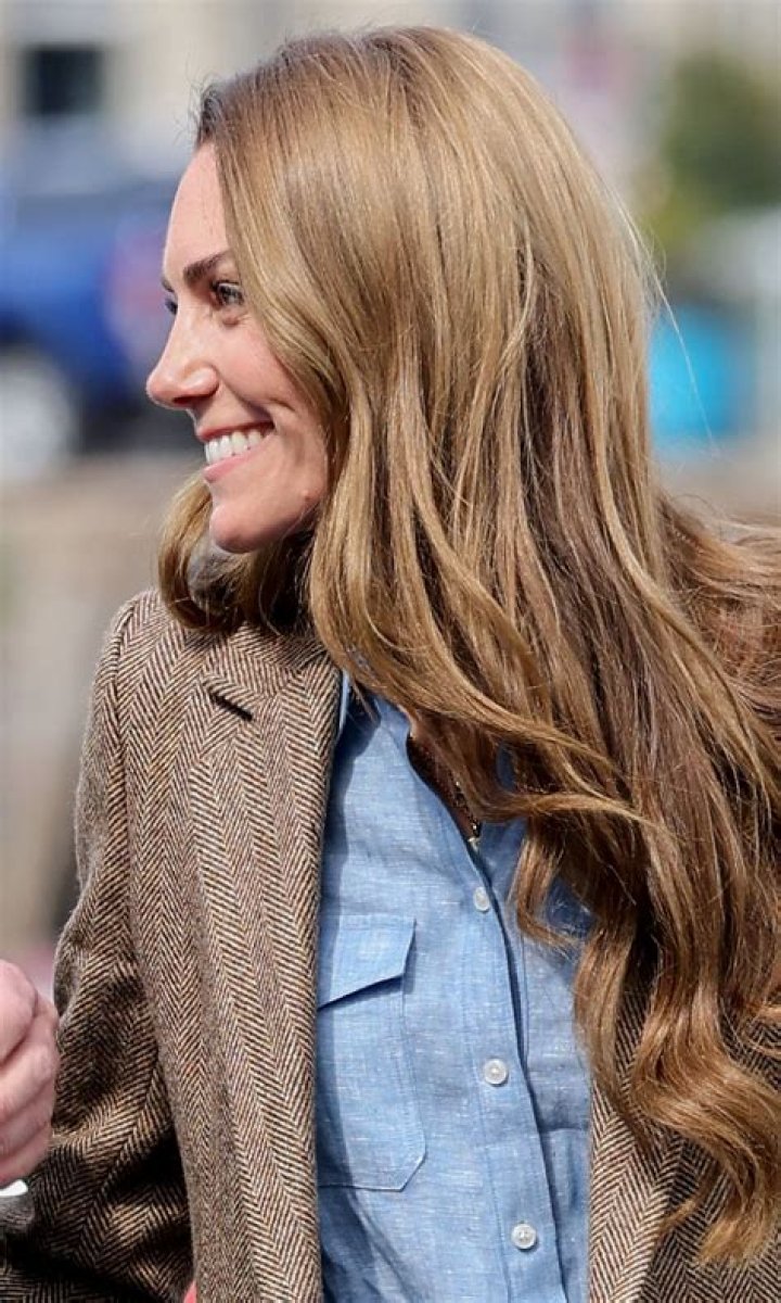 Why Did Ari Go Blonde? Unraveling a Star's Striking Hair Change